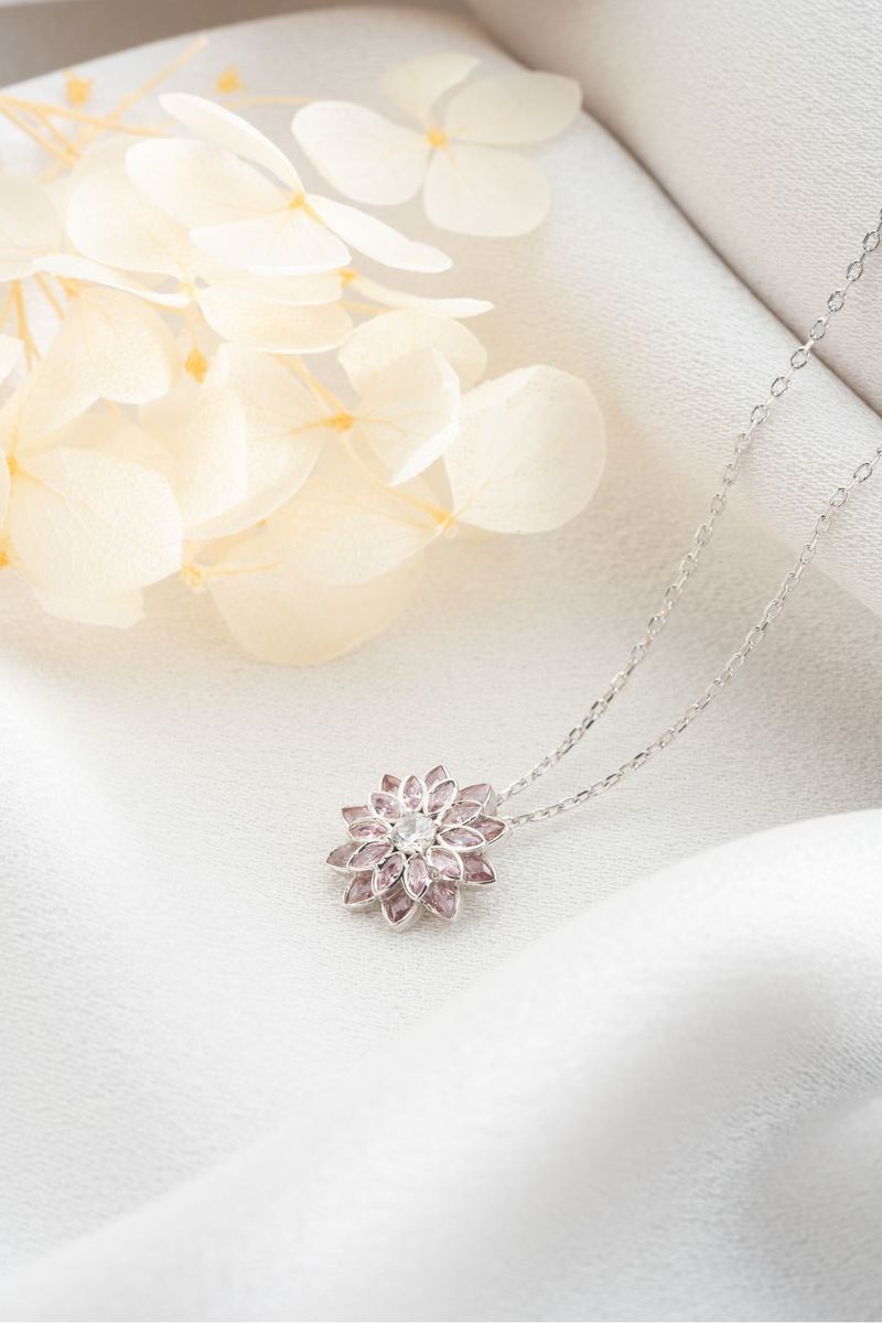925 Ayar Gümüş Pembe Lotus Çiçeği Kolye