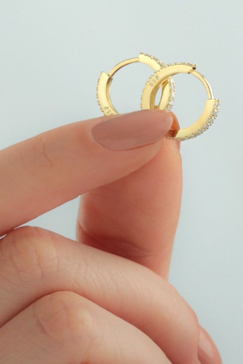 925 Ayar Gümüş Gold Zirkon Taşlı Tek Sıra Küpe