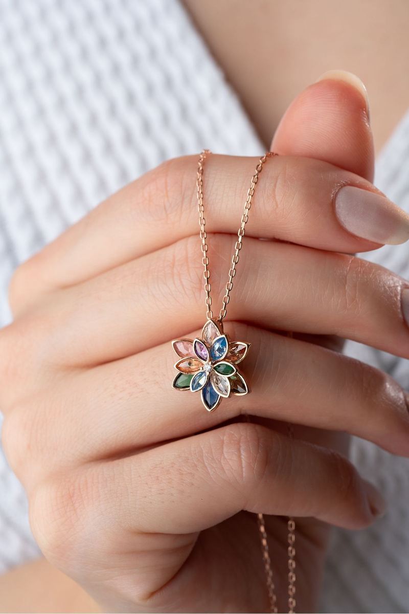 925 Ayar Gümüş Renkli Lotus Çiçeği Kolye