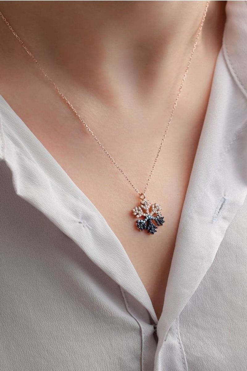 925 Ayar Gümüş Akışlı Kar Tanesi Rose Kolye