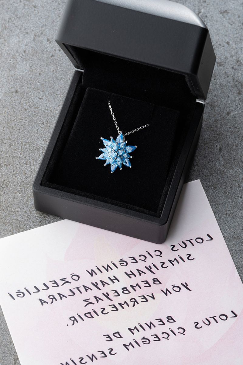 925 Ayar Gümüş Işıklı Kutu Aqua Taşlı Lotus Kolye görsel 2