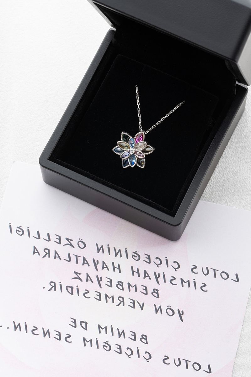 925 Ayar Gümüş Işıklı Kutu Renkli Lotus Kolye görsel 2
