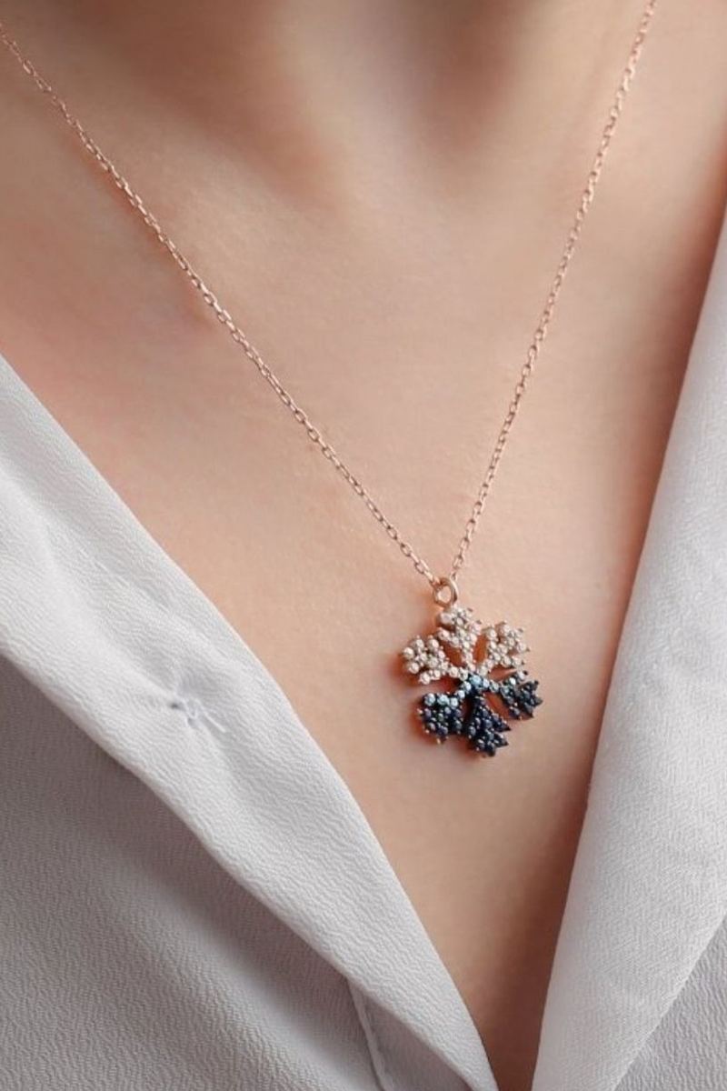 925 Ayar Gümüş Akışlı Kar Tanesi Rose Kolye görsel 2