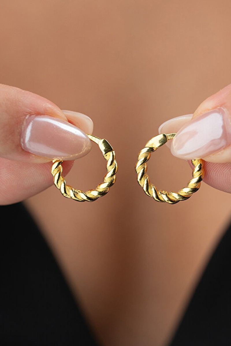 925 Ayar Gümüş Gold Desenli Halka Küpe görsel 2
