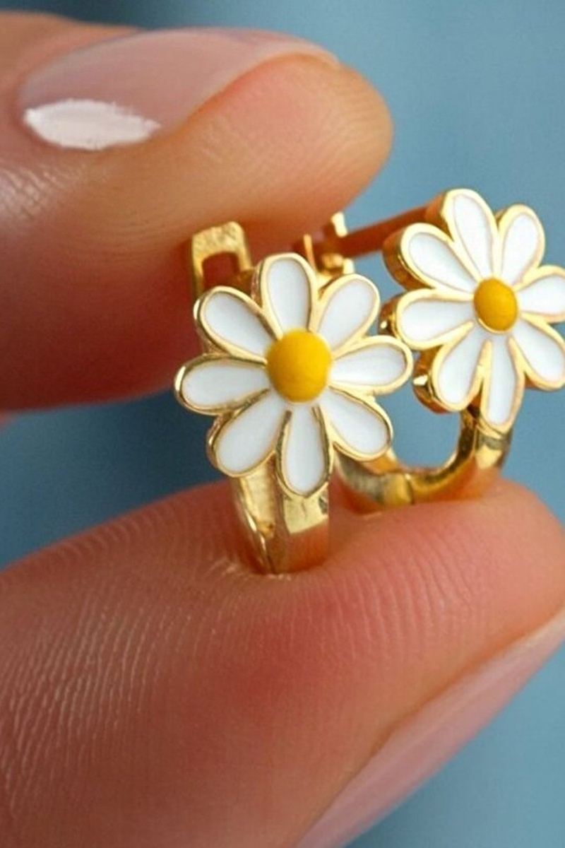925 Ayar Gümüş Çocuk Papatya Gold Küpe görsel 2