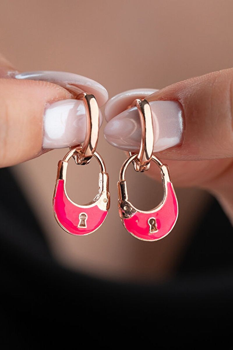 925 Ayar Gümüş Pembe Mineli Kilit Küpe görsel 2