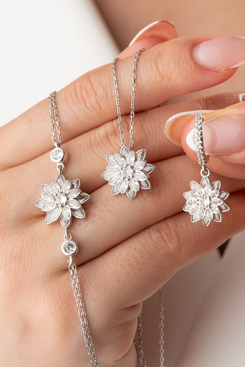 925 Ayar Gümüş Lotus Çiçeği Takı (Kolye-Küpe-Bileklik) Seti görsel 2